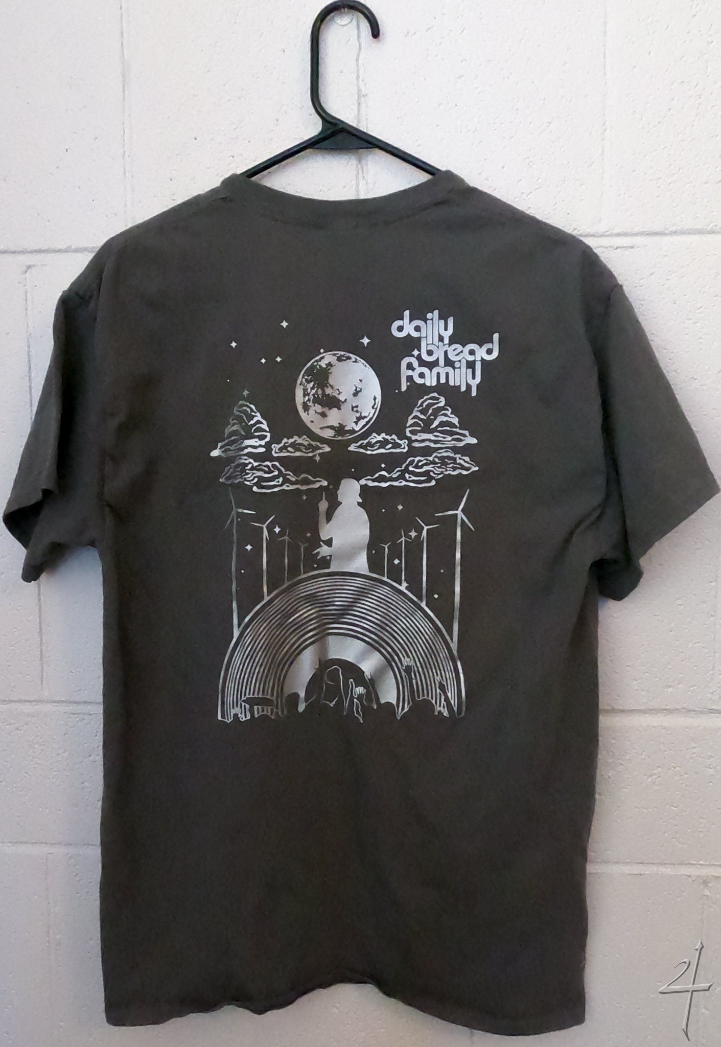 Daily Bread Family-Silhouette-Large-Charcoal Tee