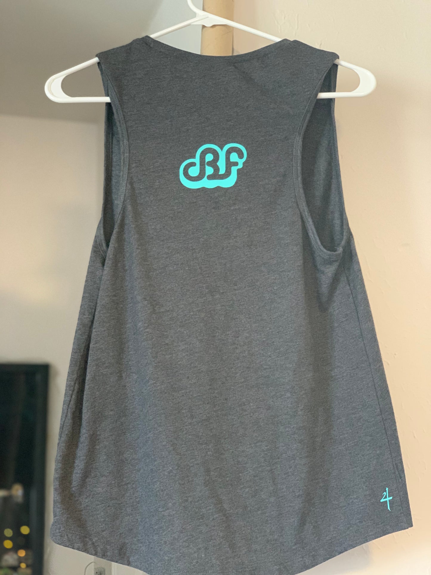 Daily Bread Family-Silhouette-Large Woman Heather Dark Grey Muscle Tank