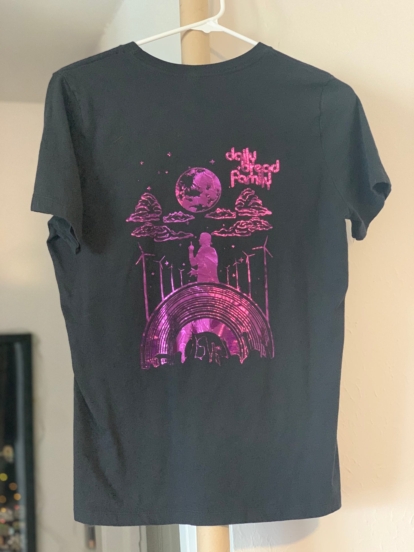 Daily Bread Family-Silhouette-Womans Tee