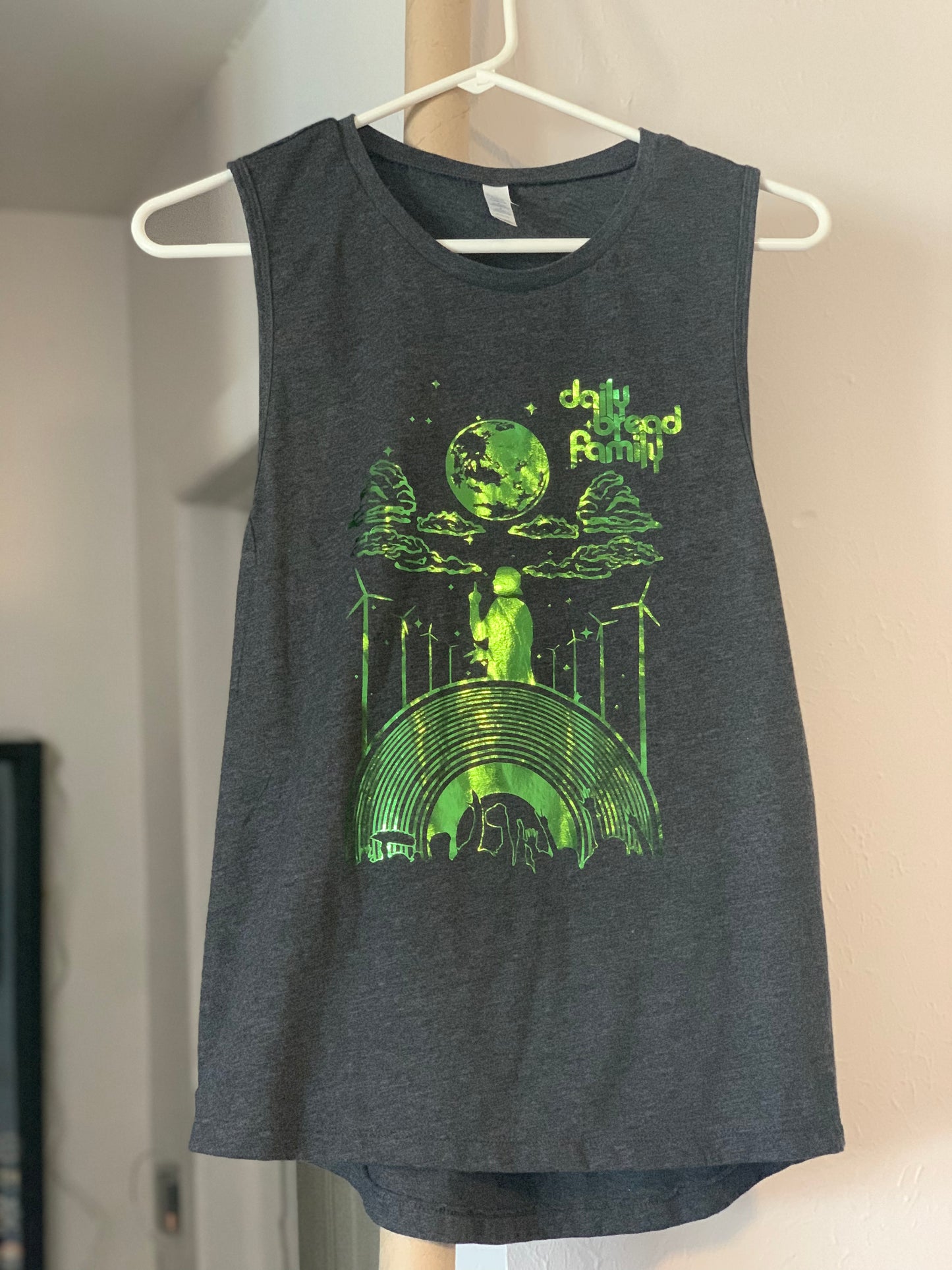 Daily Bread Family-Silhouette-Large Woman Heather Dark Grey Muscle Tank