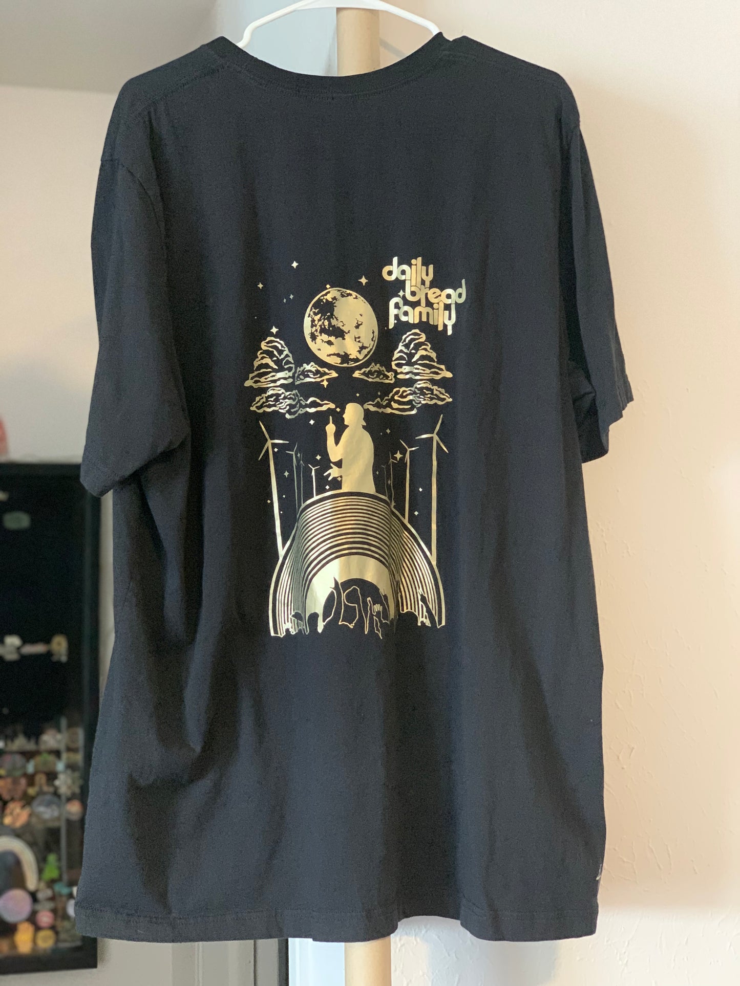 Daily Bread Family-Silhouette-TShirt